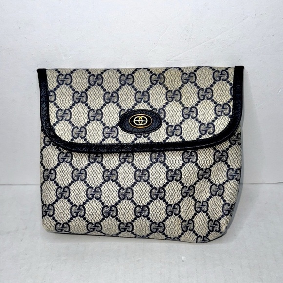 Gucci Handbags - Gucci Clutch/Pouch